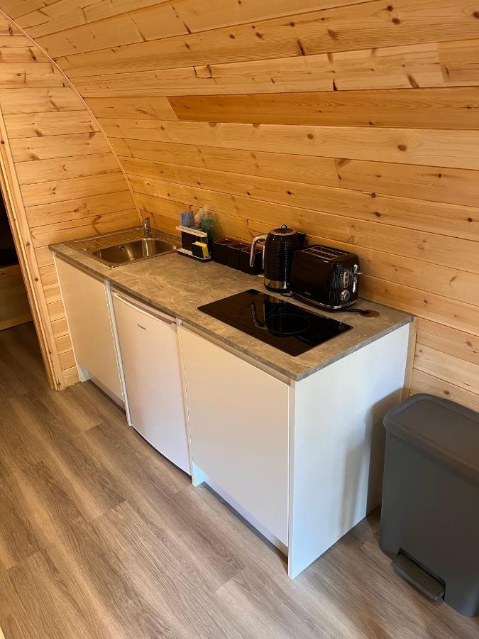 Cosy And Eco-Friendly Cabins Next To 16Th Century Pub Newmarket  Bagian luar foto