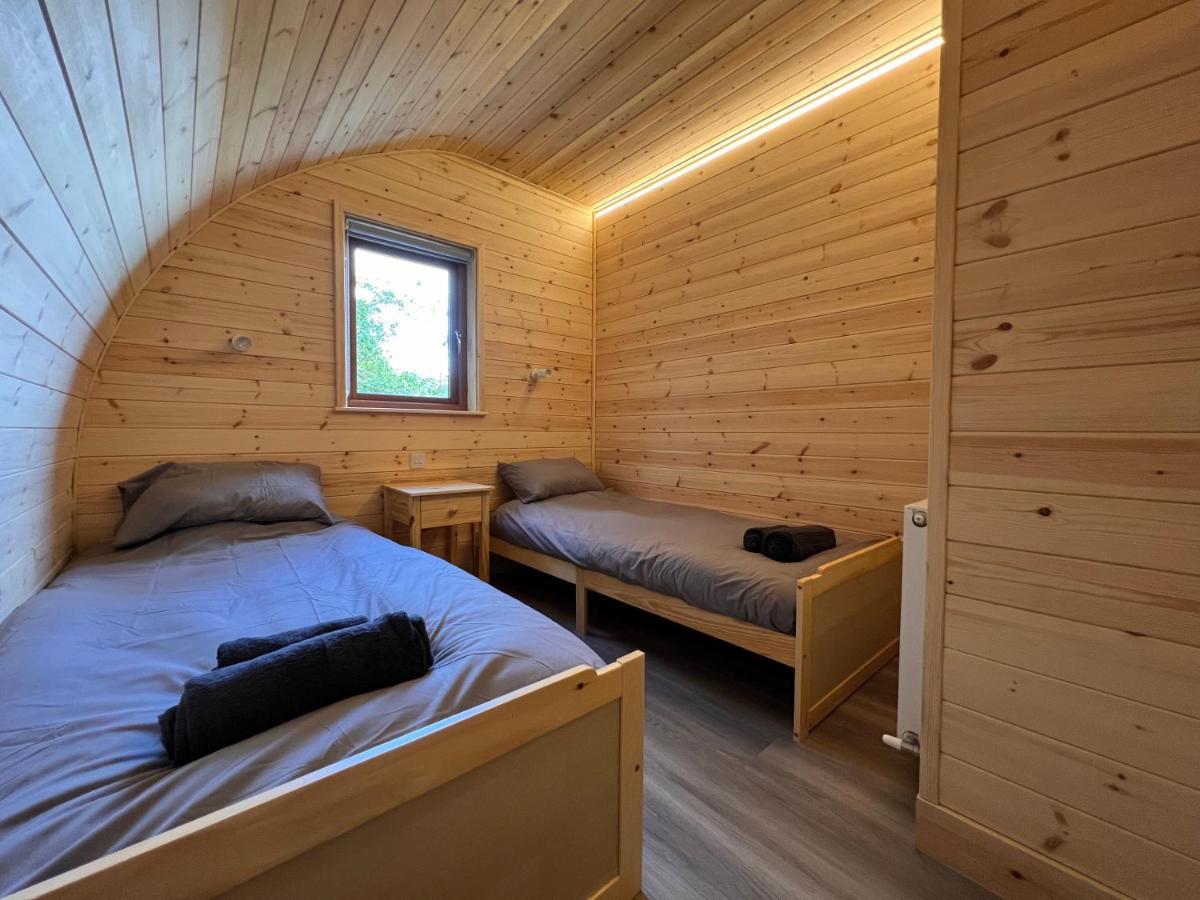 Cosy And Eco-Friendly Cabins Next To 16Th Century Pub Newmarket  Bagian luar foto